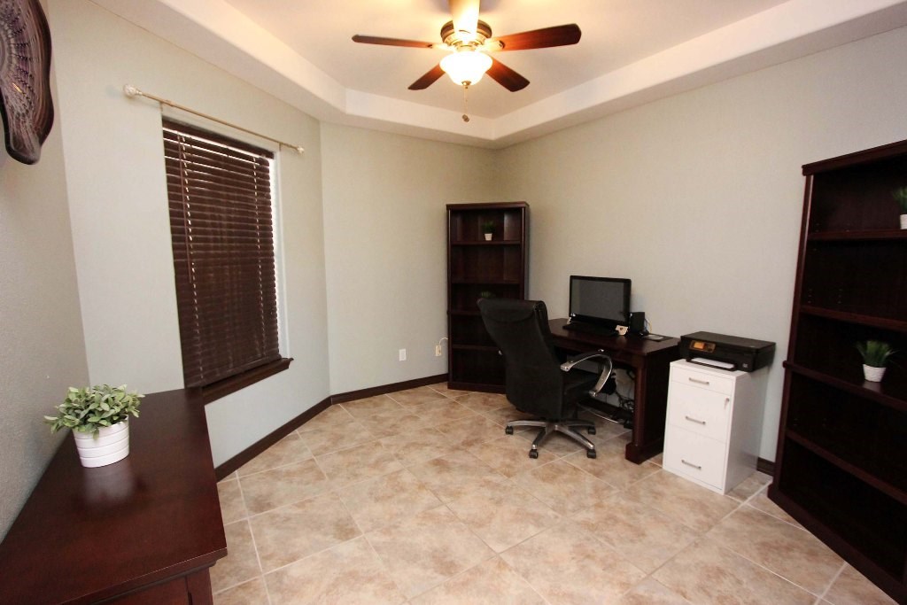 8922 Lady Di Loop Laredo, TX 78045 - Photo 11 of 20 Gallery Image 11