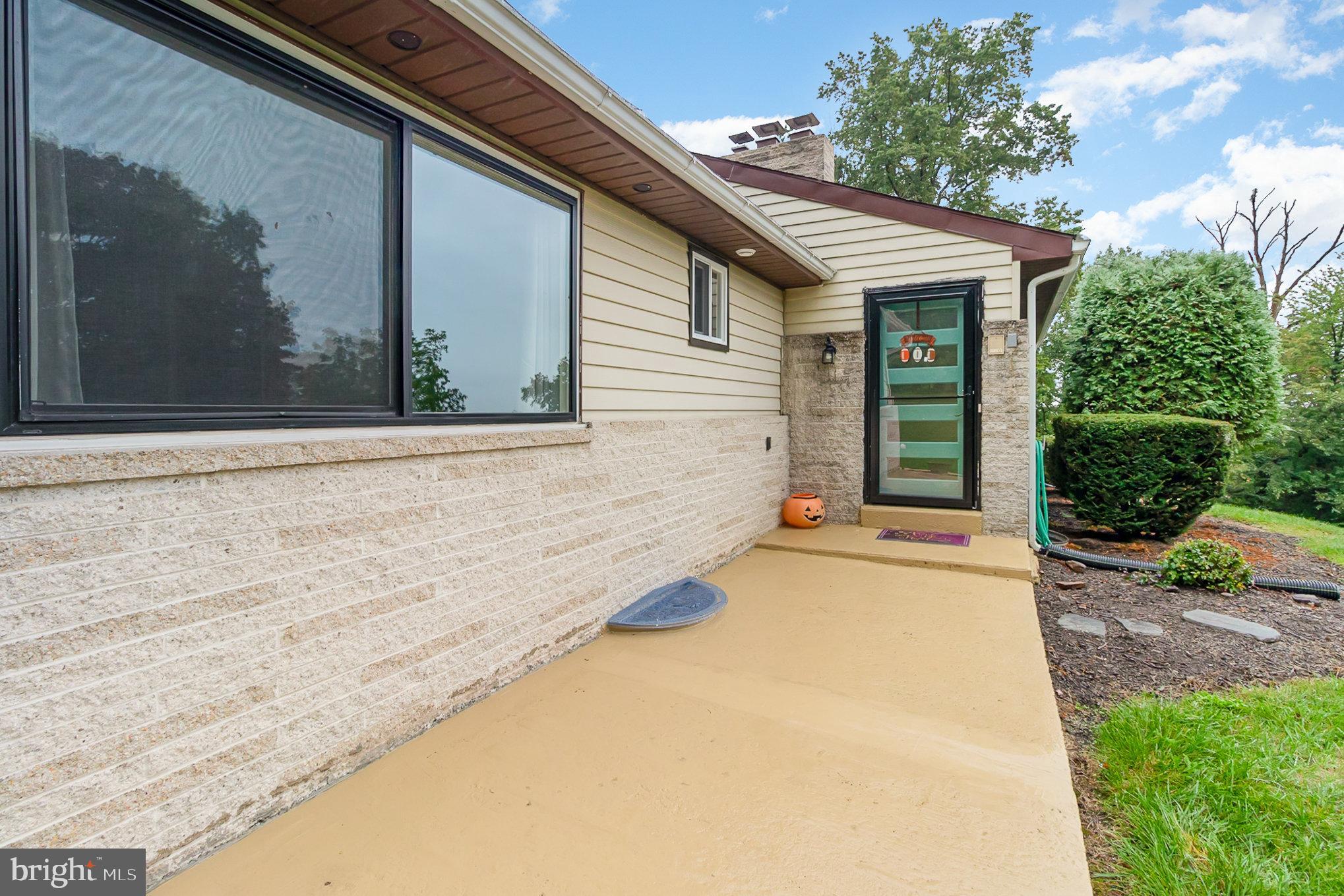 4625 Mountain View Road Harrisburg, PA 17110 - Photo 4 of 42 Gallery Image 4