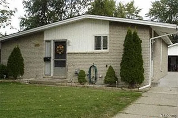 $1,800 | 8783 Lozen Drive, Sterling Heights, MI 48313