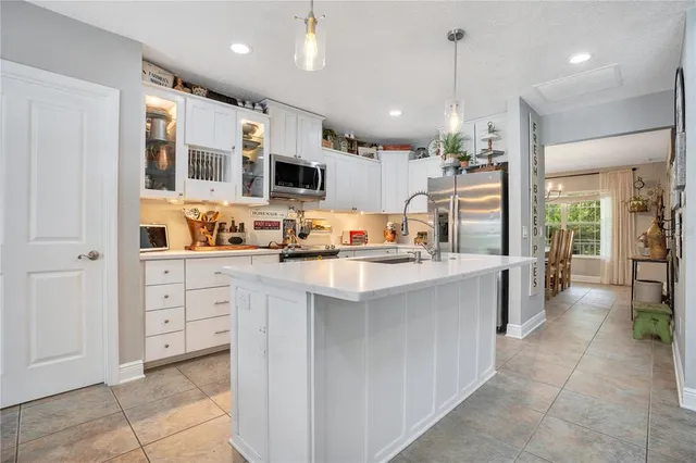 $850,000 | 5150 Banana Point Drive, Yalaha, FL 34797