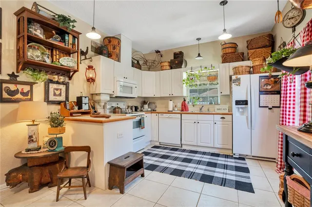 $850,000 | 5150 Banana Point Drive, Yalaha, FL 34797