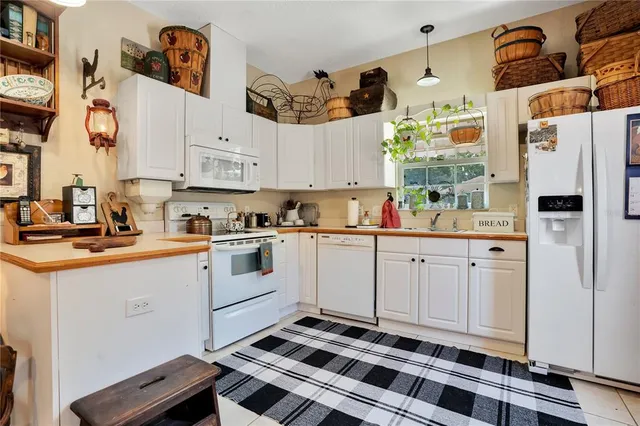 $850,000 | 5150 Banana Point Drive, Yalaha, FL 34797