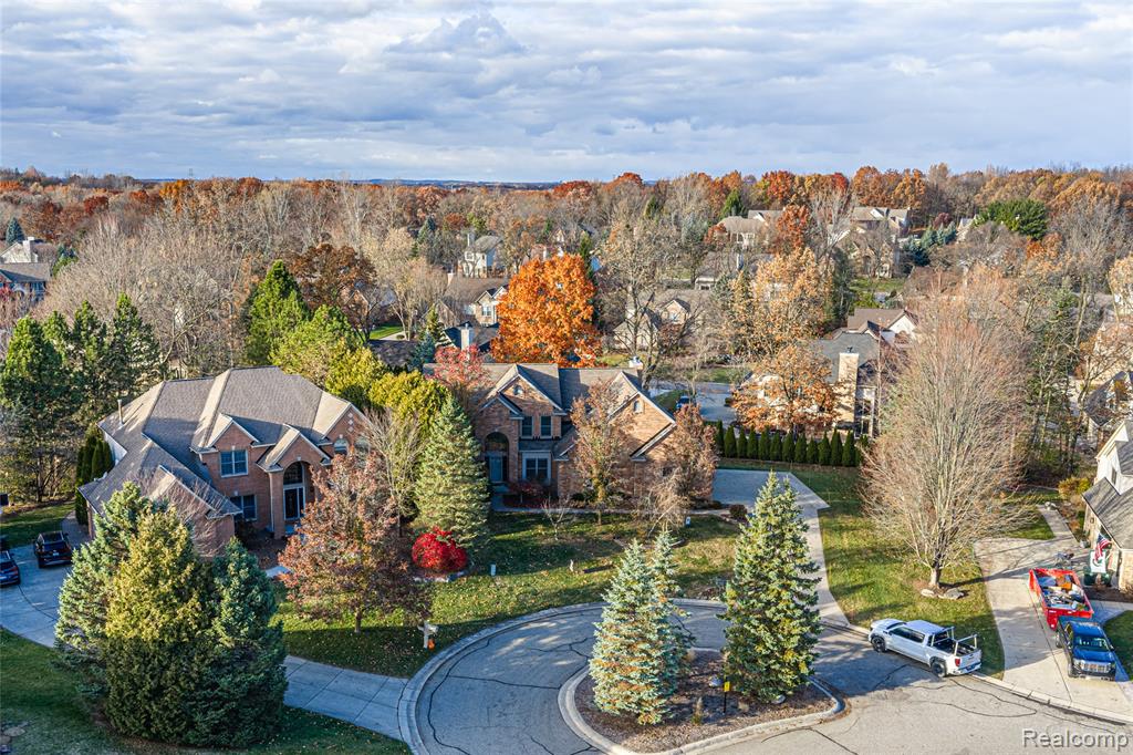 3904 Kaeleaf Road Lake Orion, MI 48360 - Photo 2 of 66