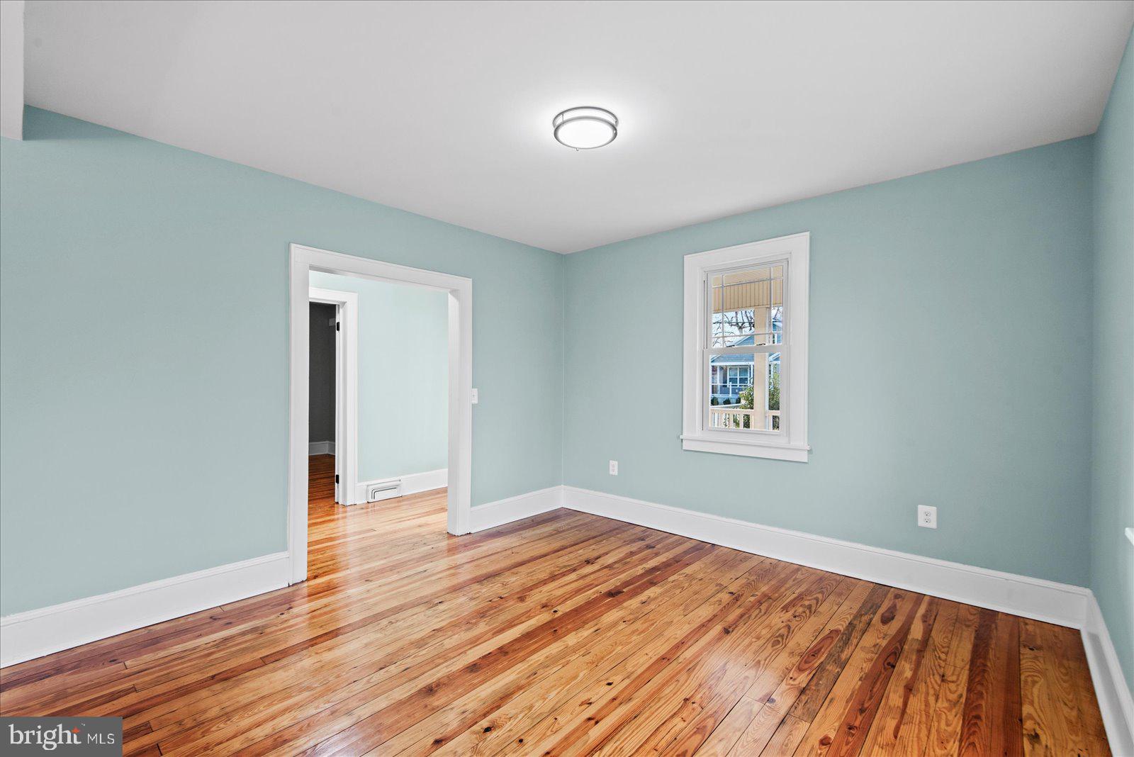 131 3rd Street Colonial Beach, VA 22443 - Photo 7 of 66 Livingroom