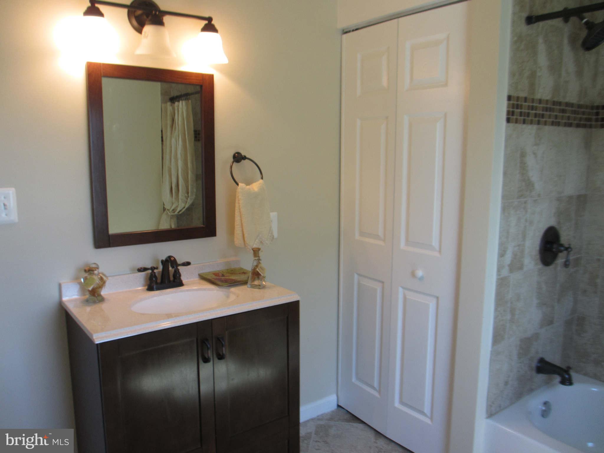 3527 Milford Mill Road Baltimore, MD 21244 - Photo 11 of 14 Bath