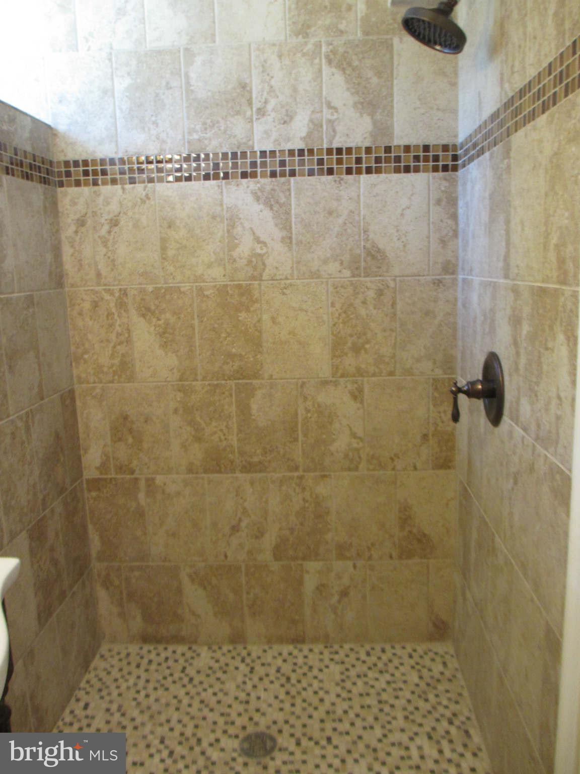 3527 Milford Mill Road Baltimore, MD 21244 - Photo 14 of 14 Bath