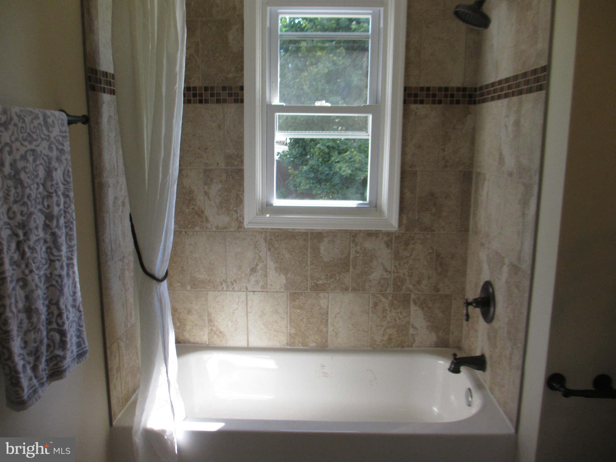 3527 Milford Mill Road Baltimore, MD 21244 - Photo 10 of 14 Bath