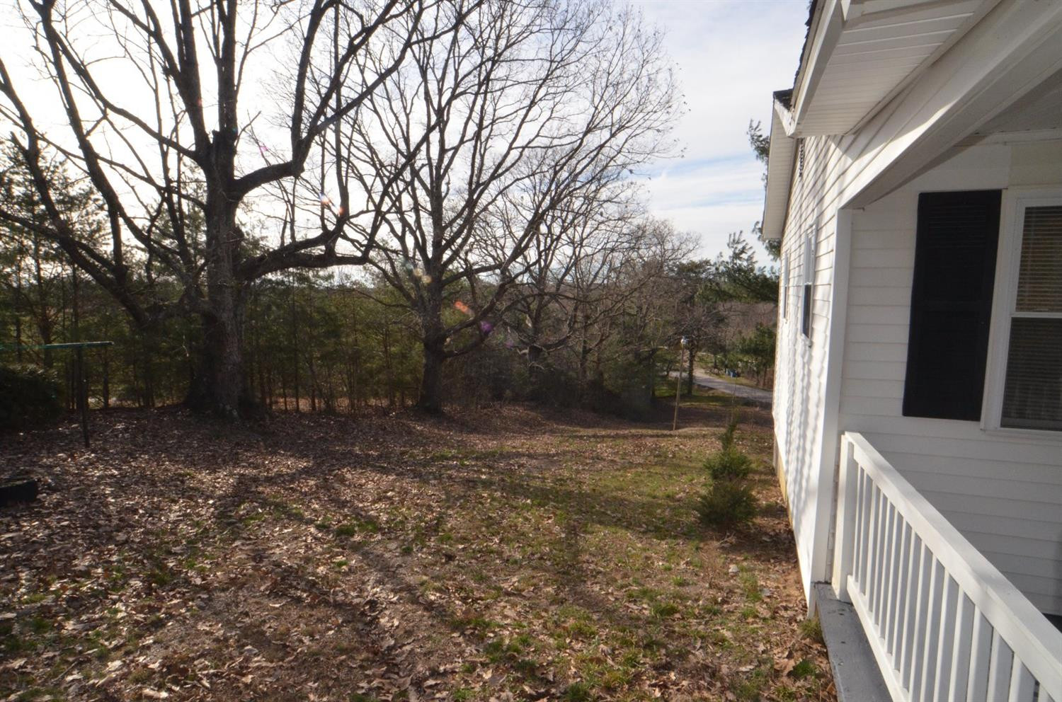 1605 Racetrack Road Irvine, KY 40336 - Photo 19 of 23 Large side yard!