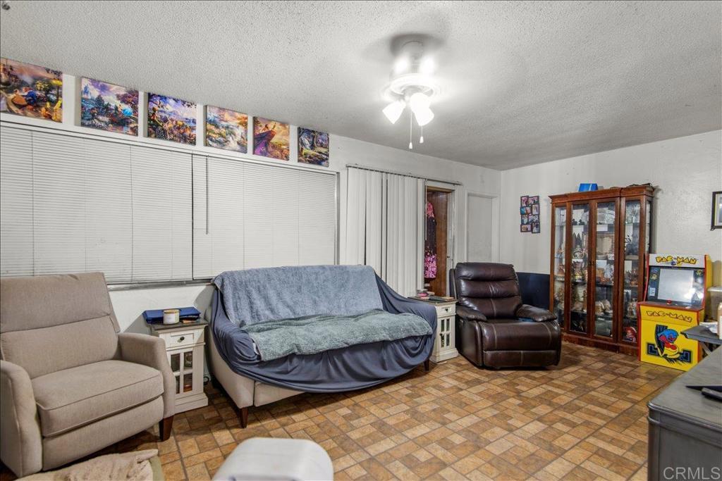 12828 Mapleview Street Lakeside, CA 92040 - Photo 11 of 33