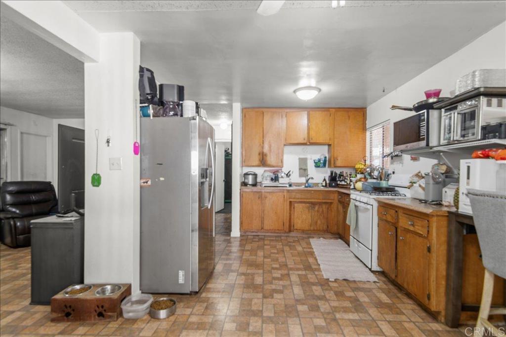 12828 Mapleview Street Lakeside, CA 92040 - Photo 10 of 33