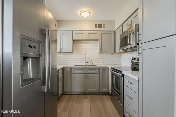 $305,000 | 4114 East Calle Redonda, Unit 54, Phoenix, AZ 85018