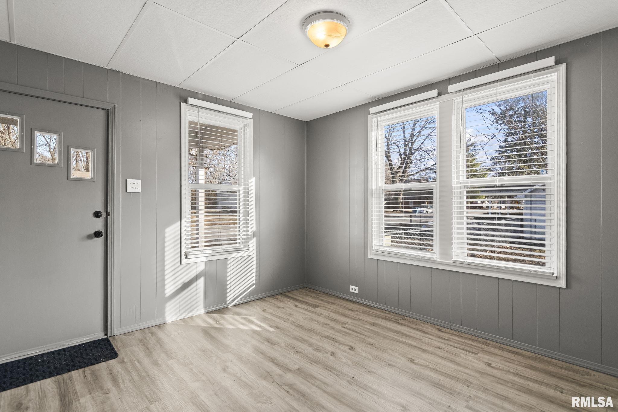 2827 South 16th Street Springfield, IL 62703 - Photo 3 of 34