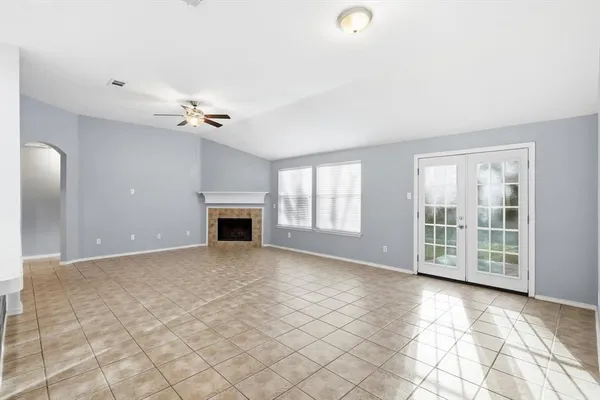 $2,500 | 6804 Riverchase Trail, Denton, TX 76210