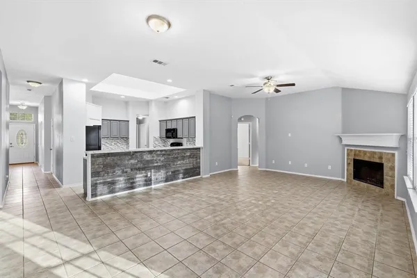 $2,500 | 6804 Riverchase Trail, Denton, TX 76210