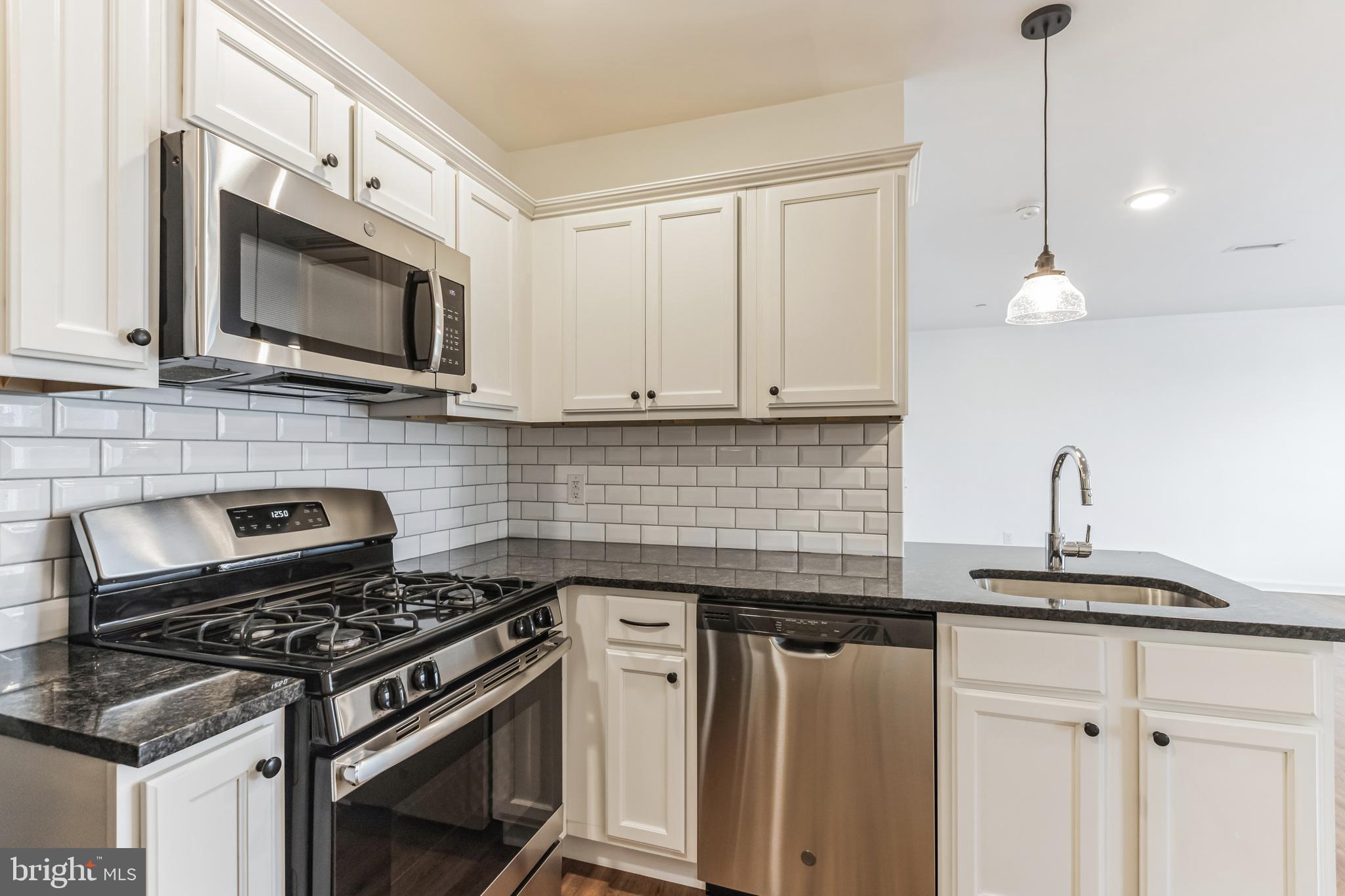 6157-61 Ridge Avenue, Unit 204 Philadelphia, PA 19128 - Photo 1 of 10