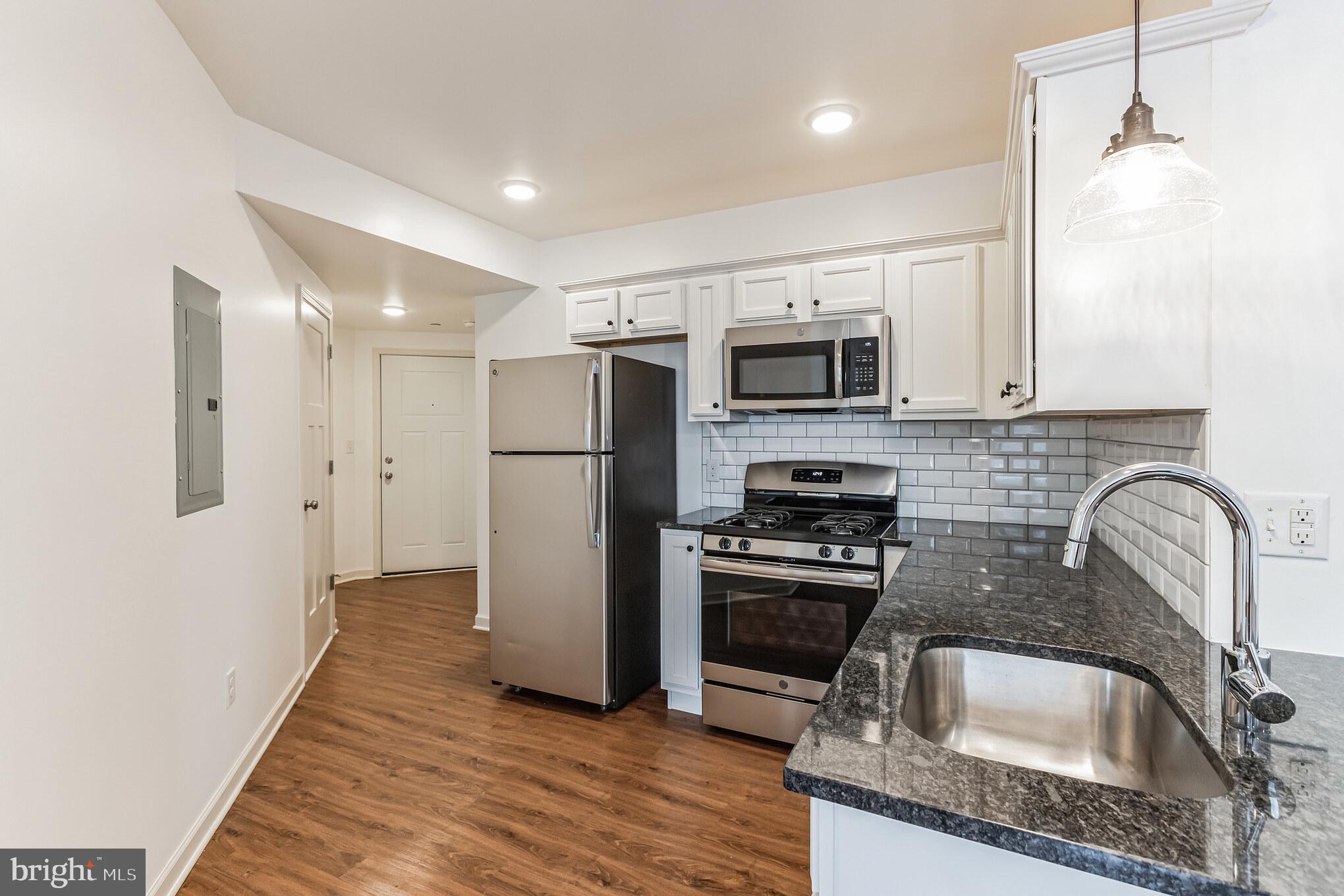 6157-61 Ridge Avenue, Unit 204 Philadelphia, PA 19128 - Photo 2 of 10