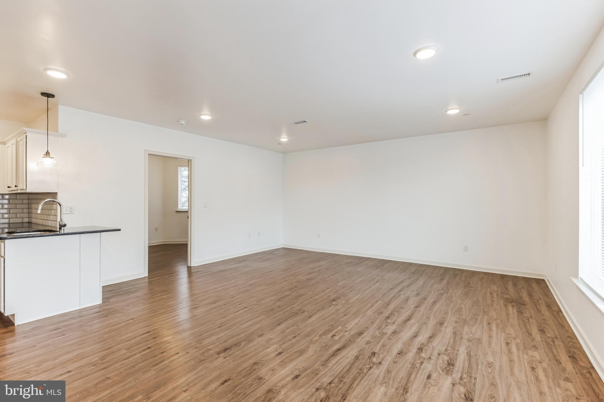 6157-61 Ridge Avenue, Unit 204 Philadelphia, PA 19128 - Photo 8 of 10