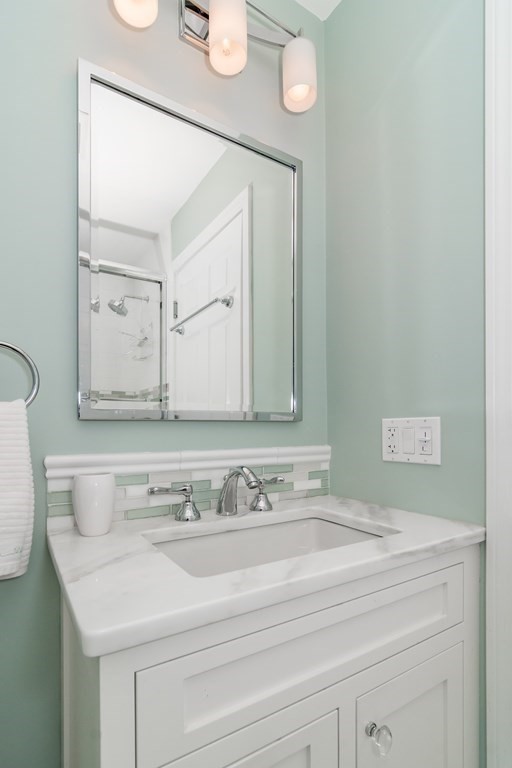 30 Pleasant Street, Unit 30 Wellesley, MA 02482 - Photo 18 of 24