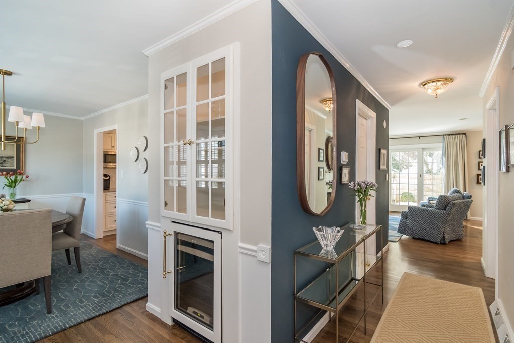 30 Pleasant Street, Unit 30 Wellesley, MA 02482 - Photo 3 of 24
