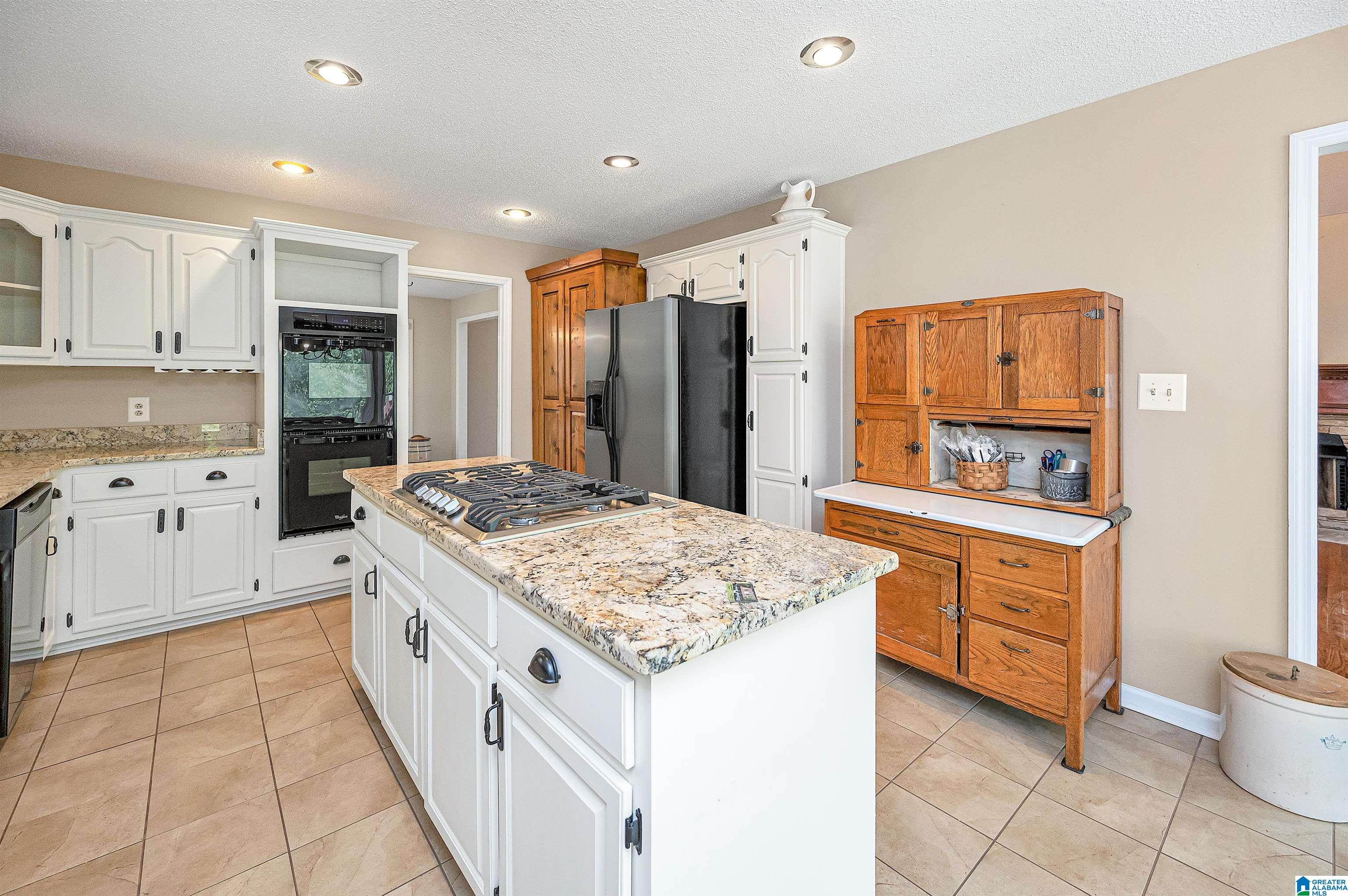444 Myrick Road Warrior, AL 35180 - Photo 4 of 35