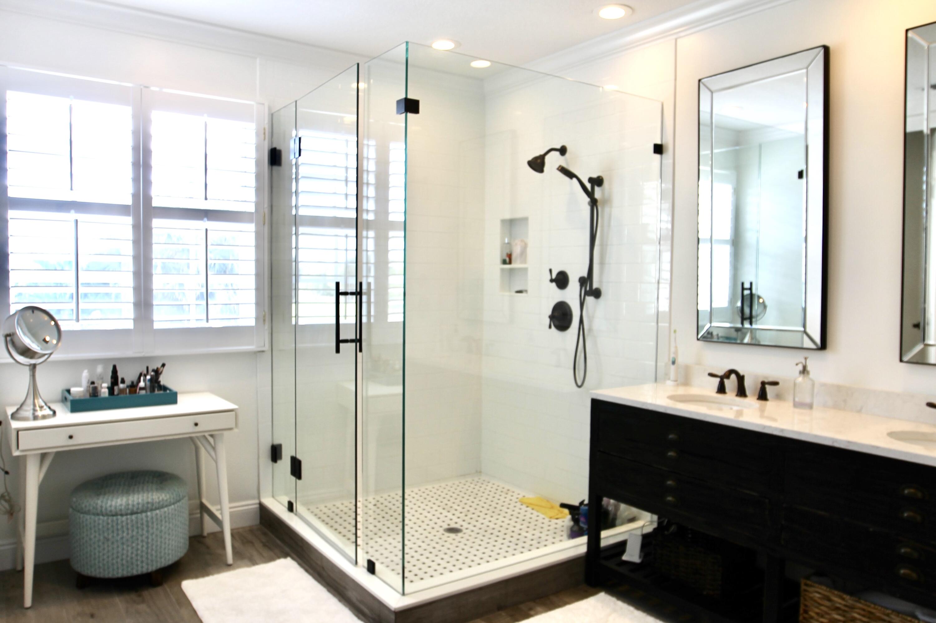 296 Barbados Drive Jupiter, FL 33458 - Photo 14 of 24 Master Bath