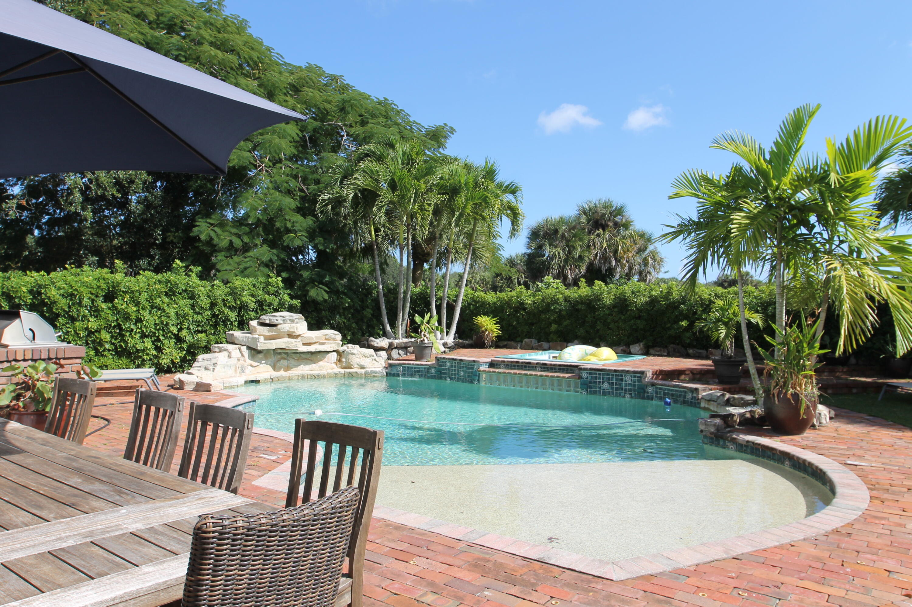 296 Barbados Drive Jupiter, FL 33458 - Photo 3 of 24 Pool