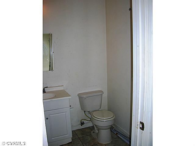 3063 Decatur Street Richmond, VA 23224 - Photo 5 of 6 Bathroom - Half bath