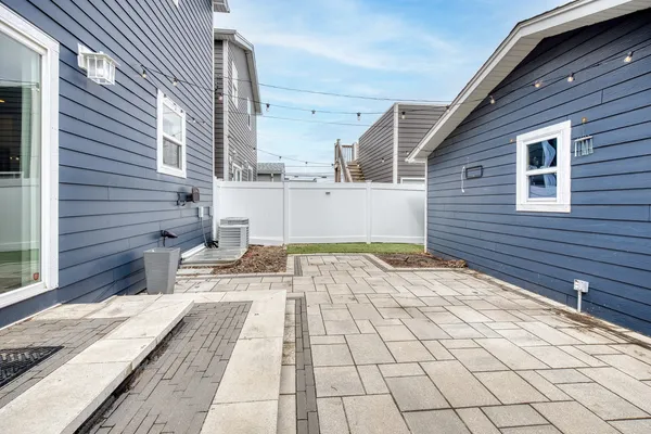 $499,900 | 1823 35th Avenue, Stone Park, IL 60165