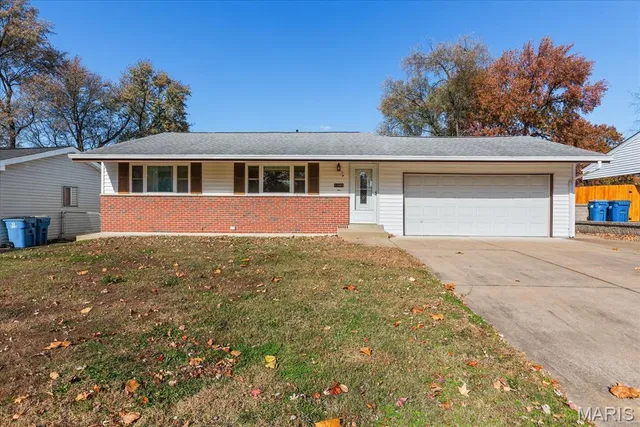 $230,000 | 11061 Galaxy Drive, Maryland Heights, MO 63043