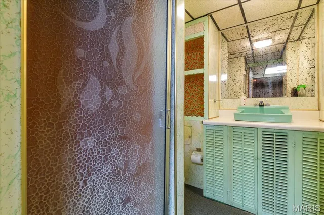 $230,000 | 11061 Galaxy Drive, Maryland Heights, MO 63043