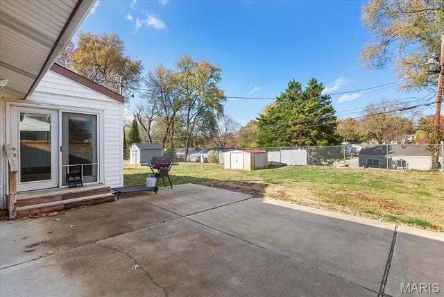 $230,000 | 11061 Galaxy Drive, Maryland Heights, MO 63043