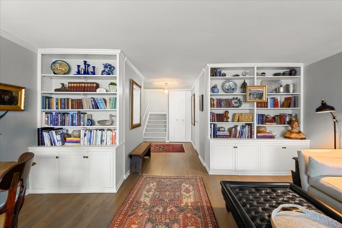 1630 Sheridan Road, Unit 2G Wilmette, IL 60091 - Photo 3 of 33 Gallery Image 3