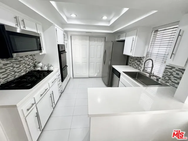 $4,595 | 1610 Camden Avenue, Unit E, Los Angeles, CA 90025