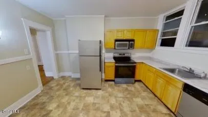 $1,695 | 100 Ryckman Avenue, Unit 1, Albany, NY 12208