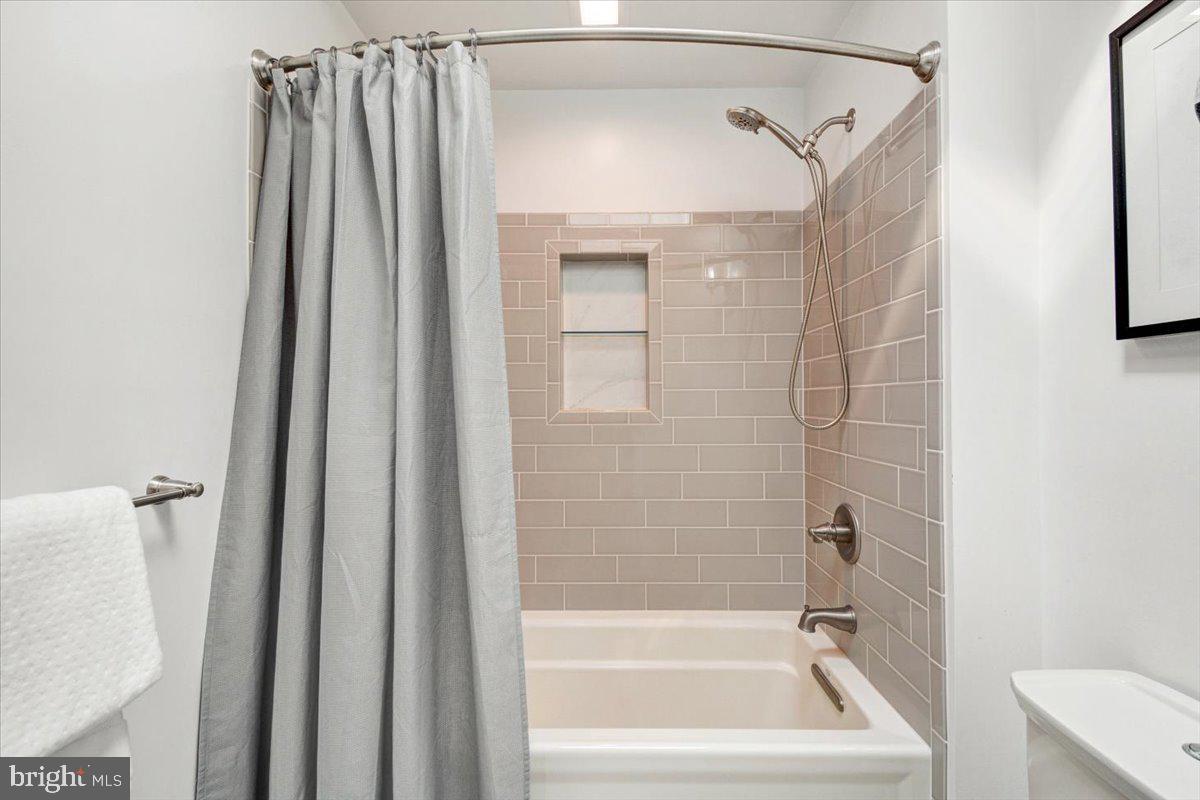 3709 Elkader Road Baltimore, MD 21218 - Photo 16 of 32