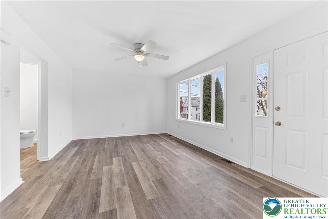 708 Cherokee Street Bethlehem, PA 18015 - Photo 4 of 25