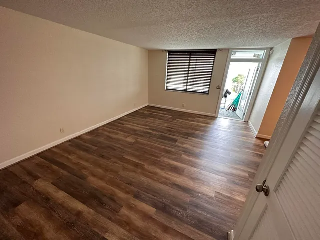 $1,950 | 104 Paradise Harbour Boulevard, Unit 502, North Palm Beach, FL 33408