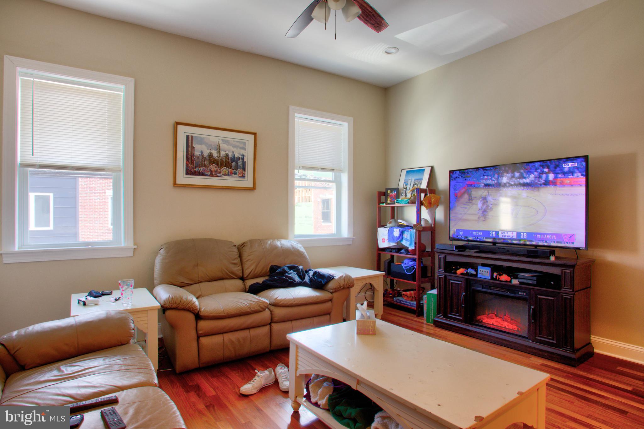 1404 South 2nd Street, Unit 2 Philadelphia, PA 19147 - Photo 10 of 25 Living Room