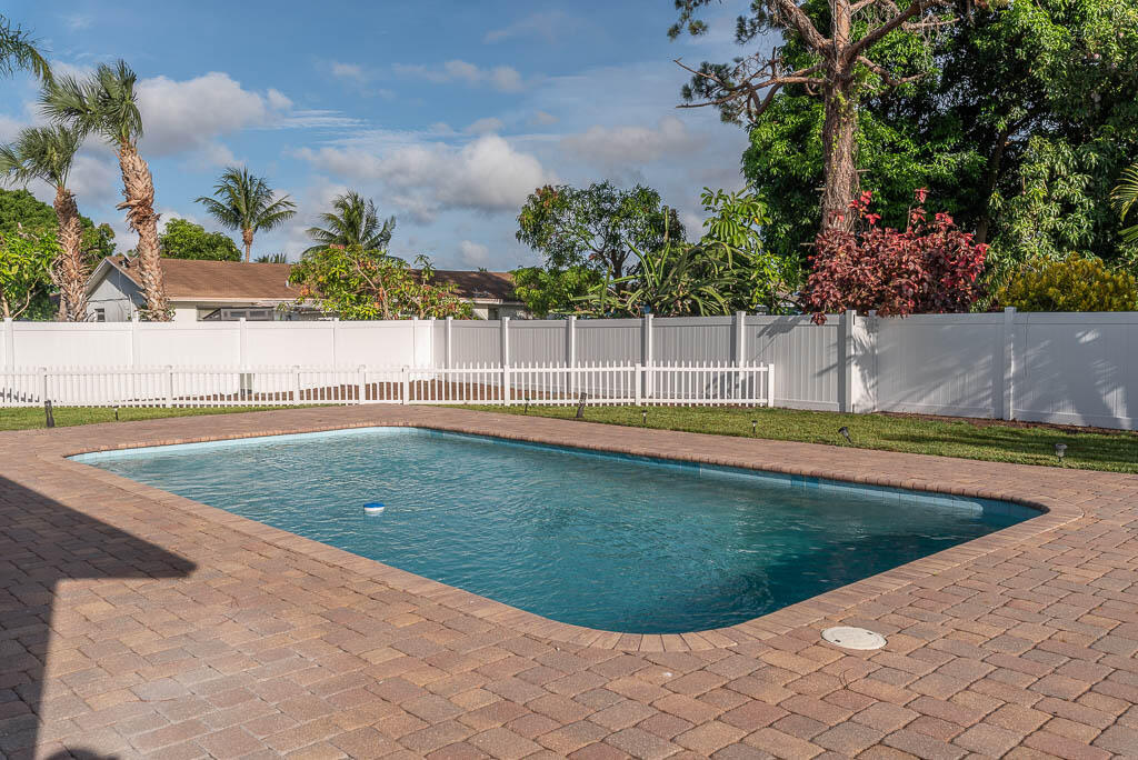 2712 Lake Ida Road Delray Beach, FL 33445 - Photo 3 of 34 20250626-2712 Lake Ida Road Delray Beach