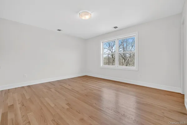 $4,700 | 2216 Crompond Road, Unit E, Yorktown Heights, NY 10598