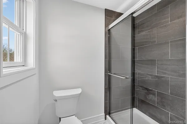 $4,700 | 2216 Crompond Road, Unit E, Yorktown Heights, NY 10598