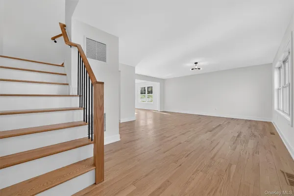 $4,700 | 2216 Crompond Road, Unit E, Yorktown Heights, NY 10598