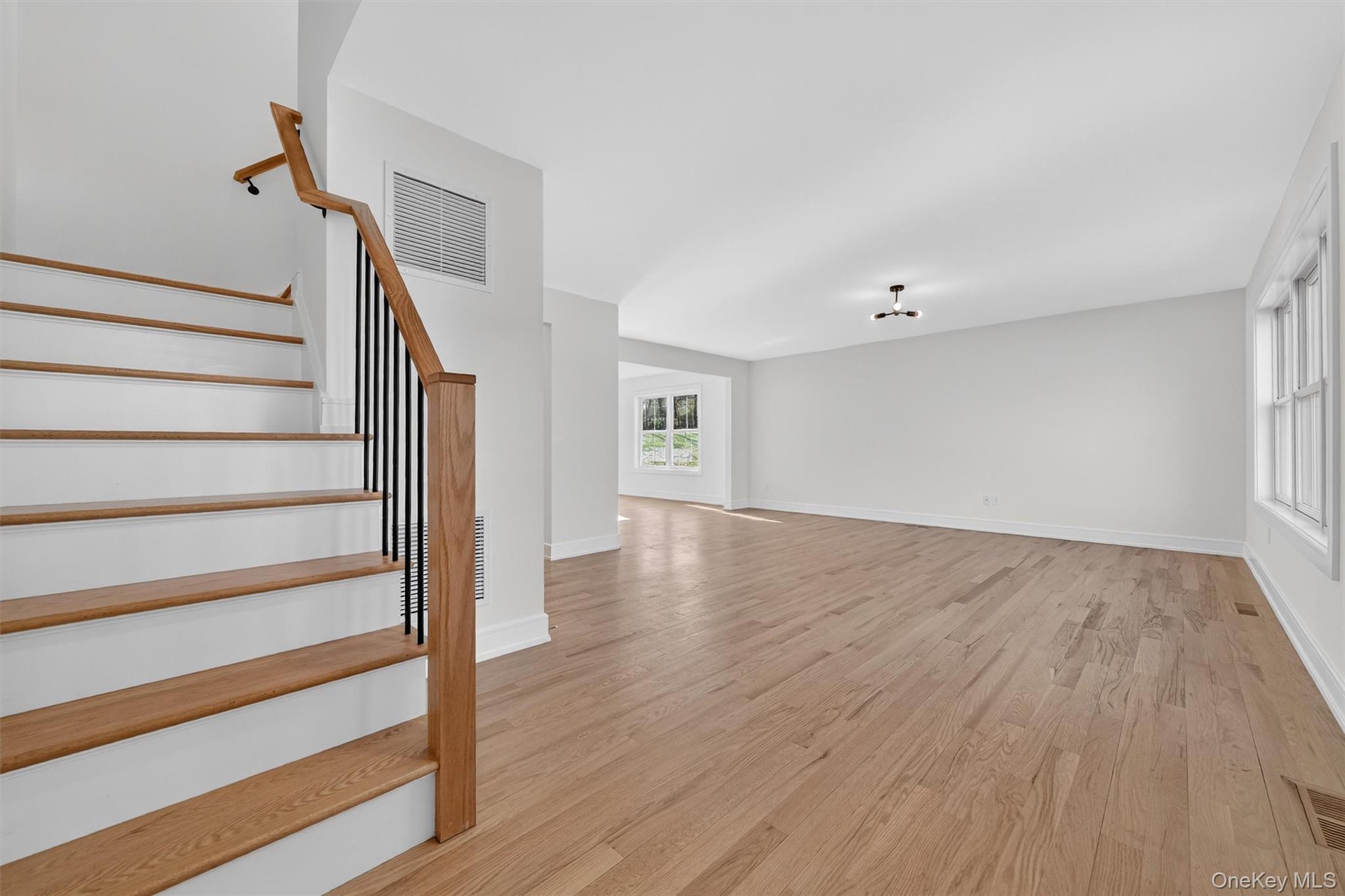 2216 Crompond Road, Unit E Yorktown Heights, NY 10598 - Photo 3 of 26