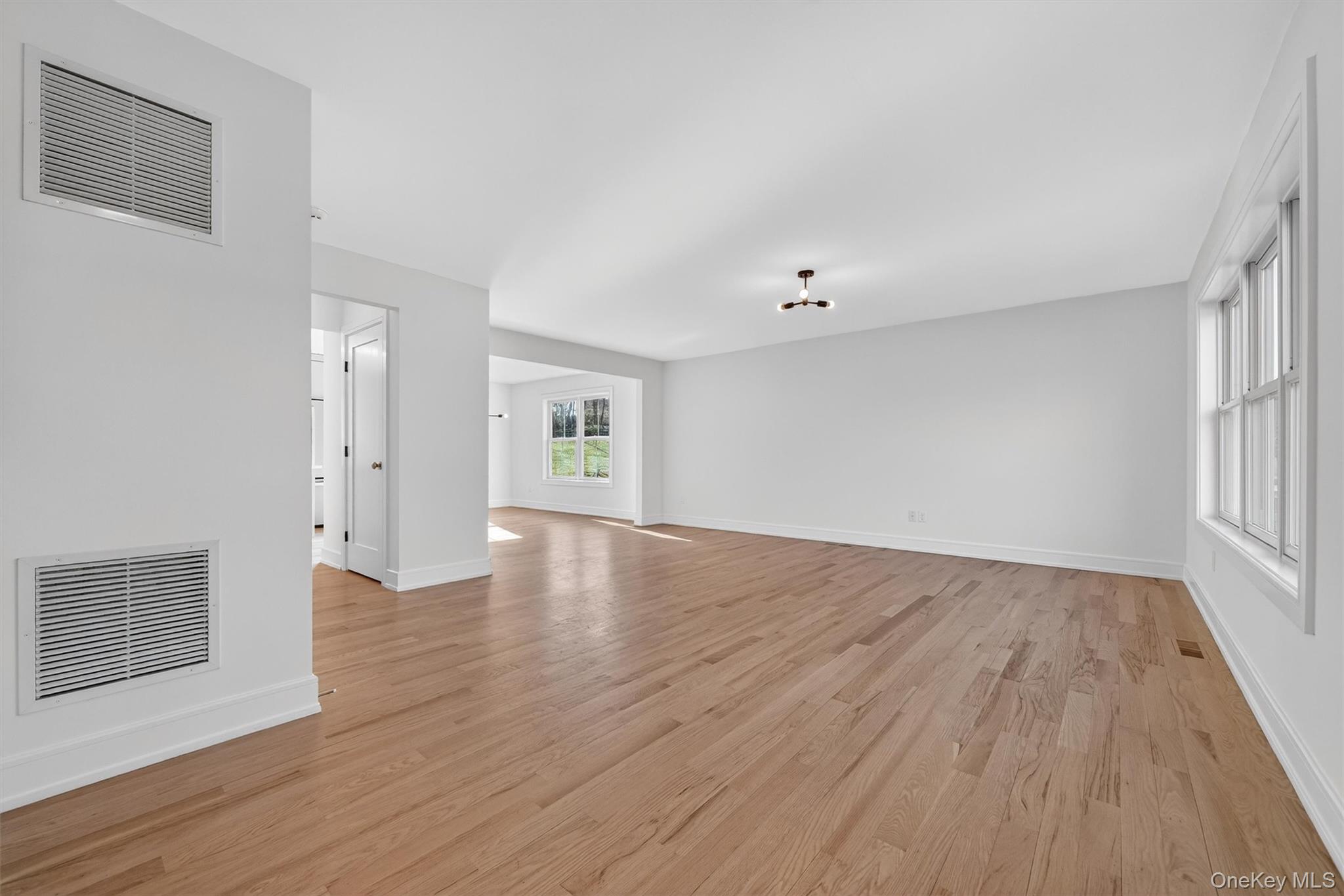 2216 Crompond Road, Unit E Yorktown Heights, NY 10598 - Photo 4 of 26