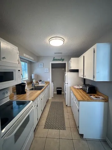 $1,700 | 206 West Island Square Drive, St. Simons Island, GA 31522