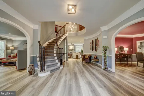 $1,995,000 | 13101 Ridge Drive, Rockville, MD 20850