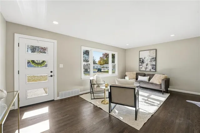 $270,000 | 802 Northeast 67 Terrace, Kansas City, MO 64118