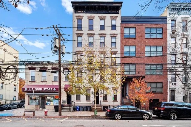 $3,700 | 129 Willow Avenue, Unit 5R, Hoboken, NJ 07030