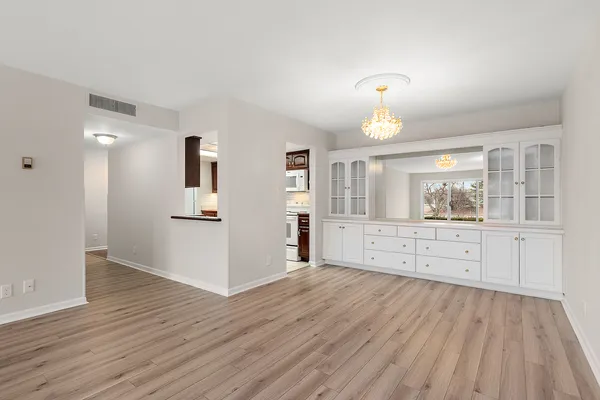 $179,900 | 3001 West Heritage Drive, Unit 106, Joliet, IL 60435