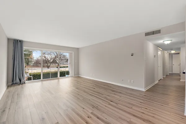 $179,900 | 3001 West Heritage Drive, Unit 106, Joliet, IL 60435